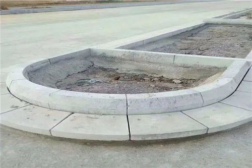 广场芝麻灰石材地铺路沿石加工及铺装施工