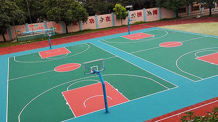 南宁上尧村委会彩虹式独柱篮球架安装 村民健身锻炼意识有望提升